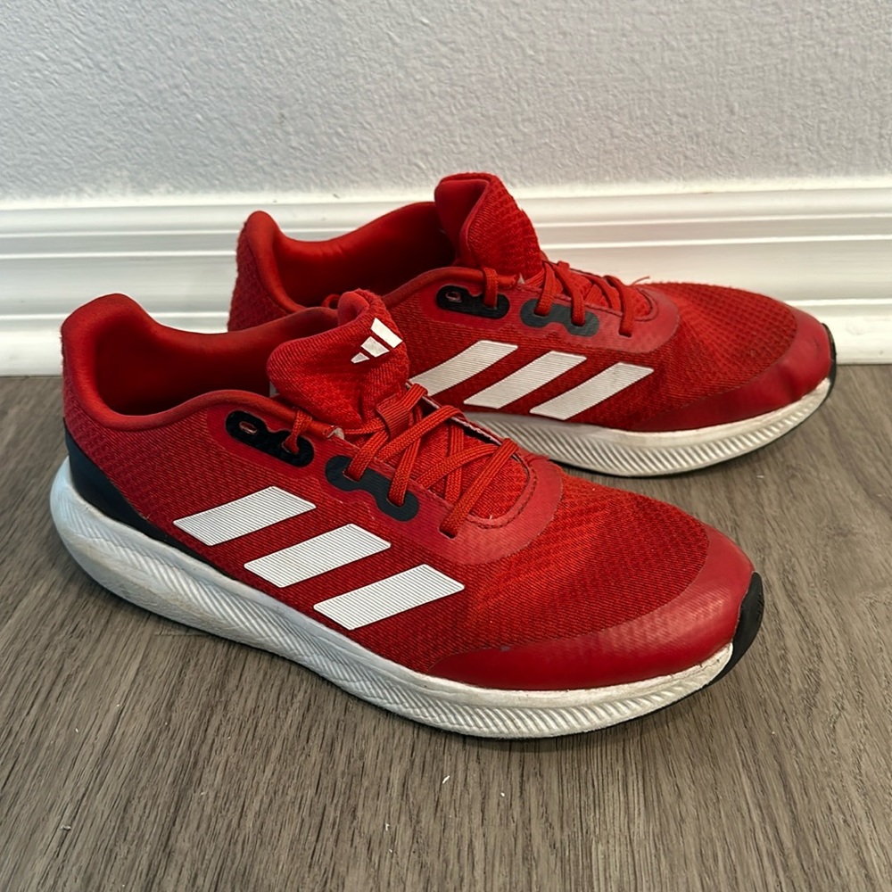 Adidas men’s running sneakers in red